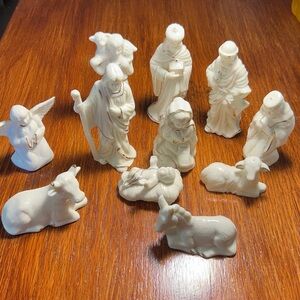 Manger Nativity Figurine Set 4.5” White Porcelain with Gold Trim. 11 pc Set